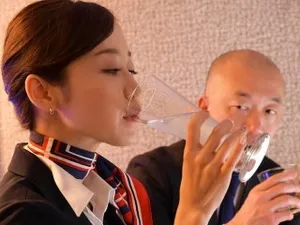 Rủ bạn trai lên live sex vừa địt nhau vừa kiếm tiền