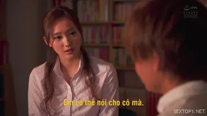 Chị dâu đang nấu ăn thì em chồng lao vào địt luôn trong bếp
